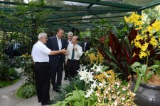 Prezident İlham Əliyev Sinqapur şəhərindəki Milli Səhləb Bağı ilə tanış olub (FOTO)