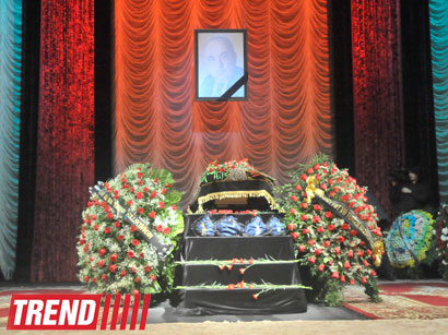 Yaşar Nurinin qızı: Atam ulduz oldu, göylərə qalxdı (FOTO)