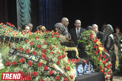 Yaşar Nurinin qızı: Atam ulduz oldu, göylərə qalxdı (FOTO)