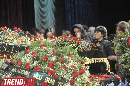Yaşar Nurinin qızı: Atam ulduz oldu, göylərə qalxdı (FOTO)