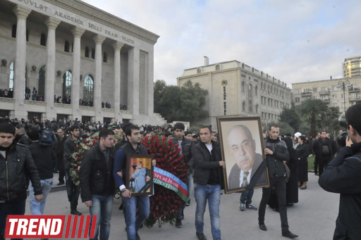Yaşar Nurinin qızı: Atam ulduz oldu, göylərə qalxdı (FOTO)