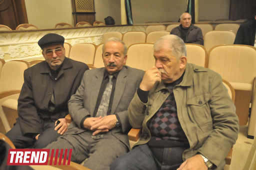 "Bu gün mən bura sizinlə görüşə gəldim" - Yaşar Nuri son mənzilə alqışlarla yola salındı (FOTO-2)