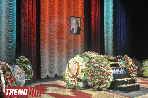 Yaşar Nurinin qızı: Atam ulduz oldu, göylərə qalxdı (FOTO)