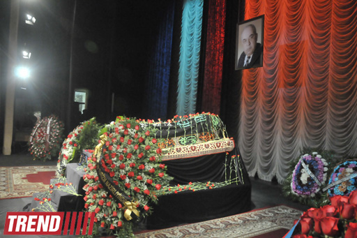 Yaşar Nurinin qızı: Atam ulduz oldu, göylərə qalxdı (FOTO)