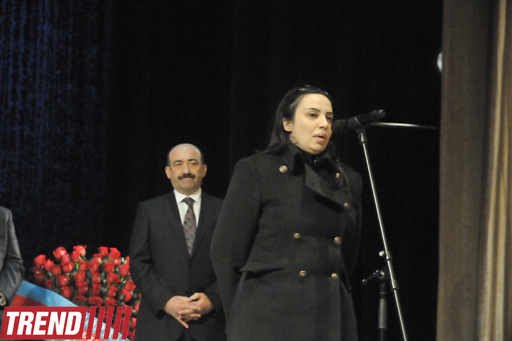 "Bu gün mən bura sizinlə görüşə gəldim" - Yaşar Nuri son mənzilə alqışlarla yola salındı (FOTO-2)