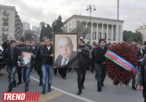 Yaşar Nurinin qızı: Atam ulduz oldu, göylərə qalxdı (FOTO)
