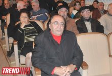 "Bu gün mən bura sizinlə görüşə gəldim" - Yaşar Nuri son mənzilə alqışlarla yola salındı (FOTO-2)