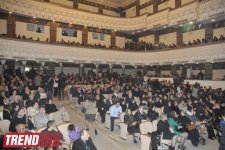 "Bu gün mən bura sizinlə görüşə gəldim" - Yaşar Nuri son mənzilə alqışlarla yola salındı (FOTO-2)