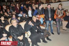 "Bu gün mən bura sizinlə görüşə gəldim" - Yaşar Nuri son mənzilə alqışlarla yola salındı (FOTO-2)