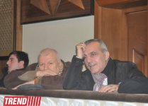 "Bu gün mən bura sizinlə görüşə gəldim" - Yaşar Nuri son mənzilə alqışlarla yola salındı (FOTO-2)