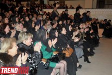 "Bu gün mən bura sizinlə görüşə gəldim" - Yaşar Nuri son mənzilə alqışlarla yola salındı (FOTO-2)