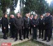 "Bu gün mən bura sizinlə görüşə gəldim" - Yaşar Nuri son mənzilə alqışlarla yola salındı (FOTO-2)