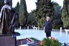 Heydər Əliyev Sarayında ulu öndərin anım mərasimi keçirilib (FOTO)