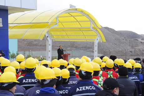 Prezident İlham Əliyev: Azərbaycan ərazi bütövlüyünü bərpa etdikdən sonra işğal altında olan ərazilər, o cümlədən Şuşa və Xankəndi yenidən tikiləcək (FOTO)