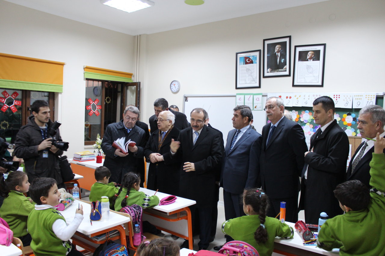 Ankarada ümummilli lider Heydər Əliyevin adını daşıyan orta məktəb və parkın açılış mərasimləri keçirilib (FOTO)
