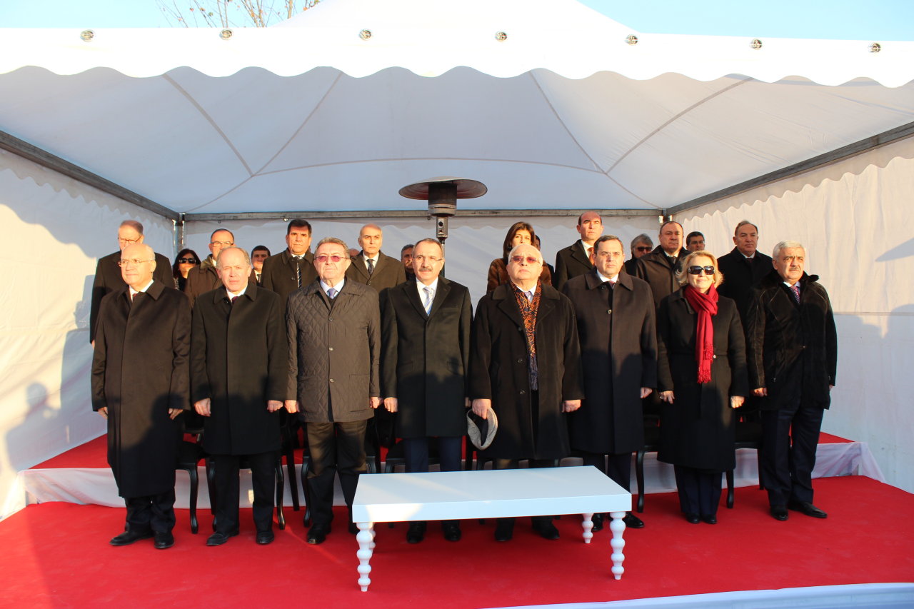 Ankarada ümummilli lider Heydər Əliyevin adını daşıyan orta məktəb və parkın açılış mərasimləri keçirilib (FOTO)