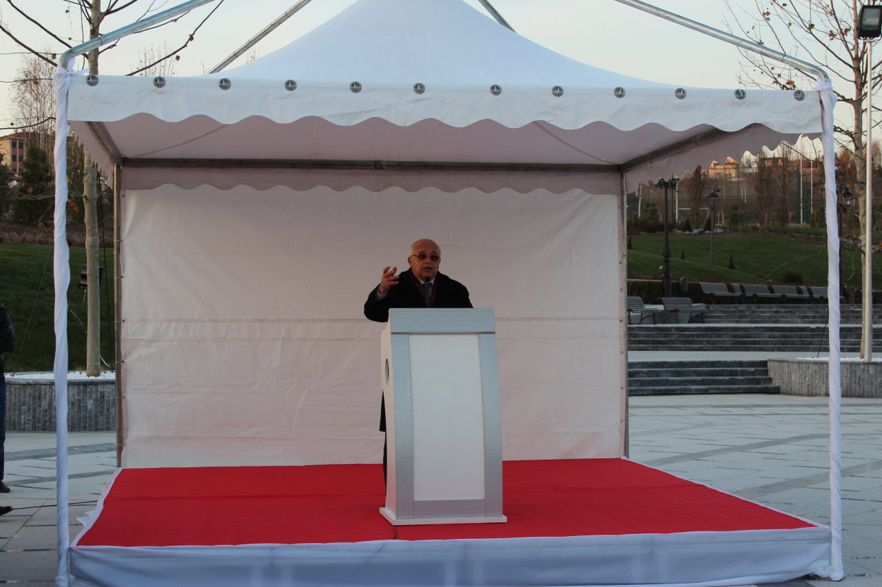 Ankarada ümummilli lider Heydər Əliyevin adını daşıyan orta məktəb və parkın açılış mərasimləri keçirilib (FOTO)