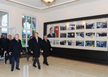 Prezident İlham Əliyev dəmir yolunun Horadiz stansiyasında sərnişin vağzalı binasının əsaslı təmirdən sonrakı vəziyyəti ilə tanış olub (FOTO)
