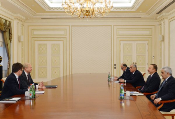İlham Əliyev bp şirkətinin icraçı direktorunu qəbul edib (FOTO)