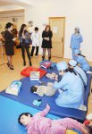 Leyla Əliyeva Bakıdakı Psixonevroloji Mərkəzin, 1 nömrəli uşaq evinin və qızlar yataqxanasının sakinləri ilə görüşmüşdür (FOTO)