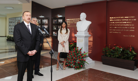 Prezident İlham Əliyev və xanımı Bakıda məcburi köçkün ailələri üçün yeni salınmış məhəllənin açılışında iştirak ediblər (FOTO)