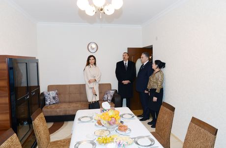 Prezident İlham Əliyev və xanımı Bakıda məcburi köçkün ailələri üçün yeni salınmış məhəllənin açılışında iştirak ediblər (FOTO)