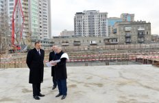 Prezident İlham Əliyev Bakının Fizuli və Mirzağa Əliyev küçələrinin arasında bir sıra obyektlərdə inşaat işlərinin gedişi ilə tanış olub (FOTO)