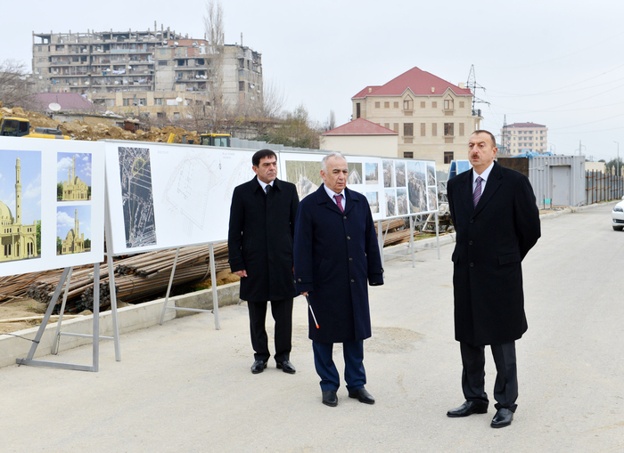 Prezident İlham Əliyev Bakıda məscid kompleksində inşaat işlərinin gedişi ilə tanış olub (FOTO)