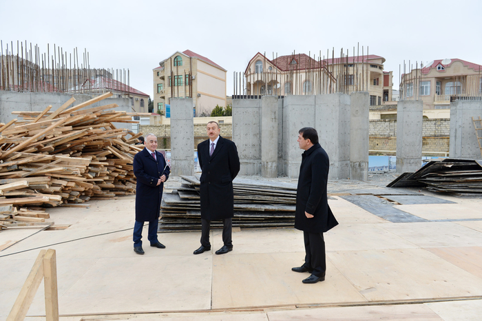 Prezident İlham Əliyev Bakıda məscid kompleksində inşaat işlərinin gedişi ilə tanış olub (FOTO)