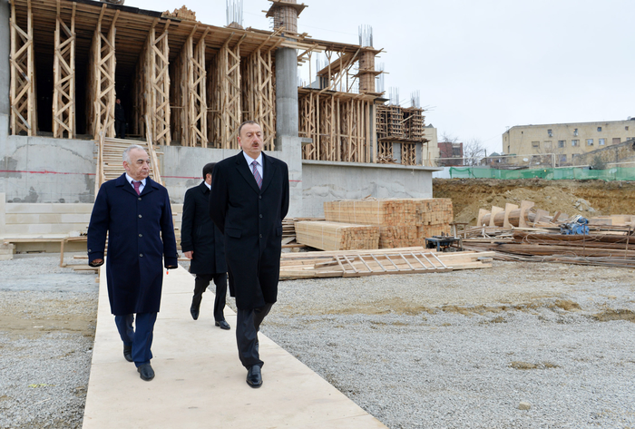 Prezident İlham Əliyev Bakıda məscid kompleksində inşaat işlərinin gedişi ilə tanış olub (FOTO)