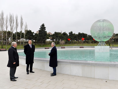 Prezident İlham Əliyev Bakının Xətai rayonunda yeni salınan parkda yaradılan şəraitlə tanış olub (FOTO)