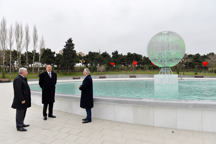 Prezident İlham Əliyev Bakının Xətai rayonunda yeni salınan parkda yaradılan şəraitlə tanış olub (FOTO)