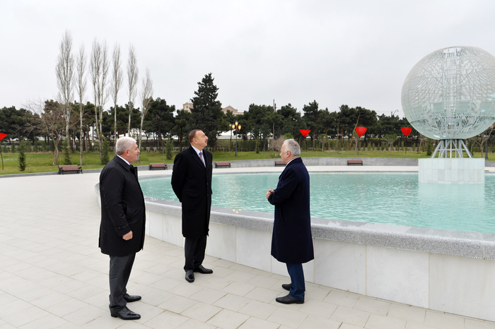 Prezident İlham Əliyev Bakının Xətai rayonunda yeni salınan parkda yaradılan şəraitlə tanış olub (FOTO)
