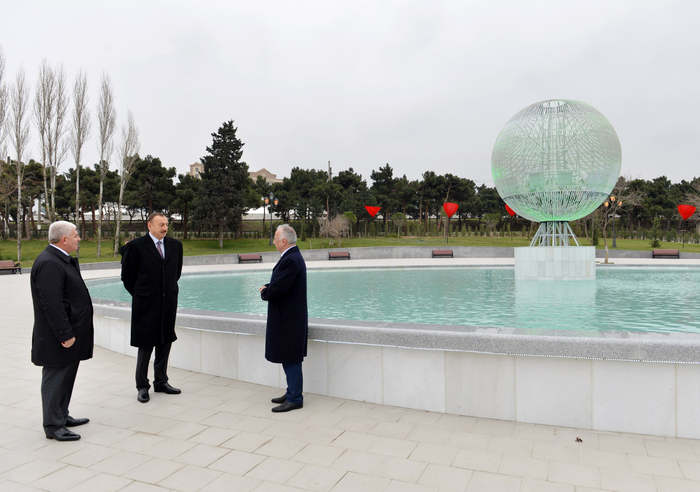 Prezident İlham Əliyev Bakının Xətai rayonunda yeni salınan parkda yaradılan şəraitlə tanış olub (FOTO)