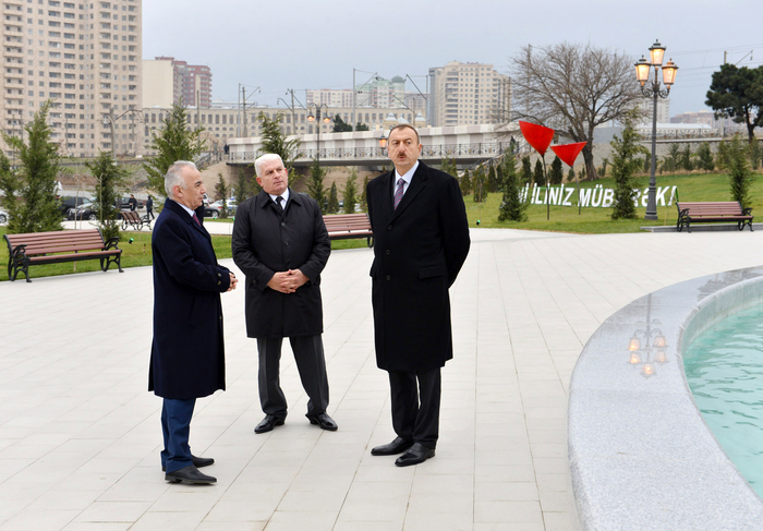 Prezident İlham Əliyev Bakının Xətai rayonunda yeni salınan parkda yaradılan şəraitlə tanış olub (FOTO)