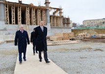 Prezident İlham Əliyev Bakıda məscid kompleksində inşaat işlərinin gedişi ilə tanış olub (FOTO)