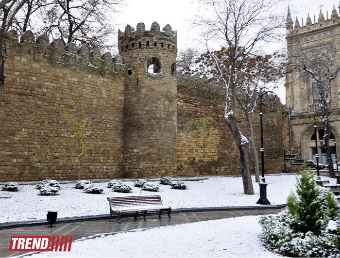 Bəyaza bürünmüş Bakı (FOTO)