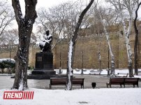 Bəyaza bürünmüş Bakı (FOTO)