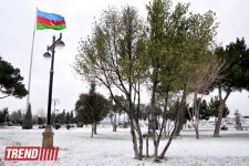 Bəyaza bürünmüş Bakı (FOTO)