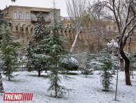 Bəyaza bürünmüş Bakı (FOTO)