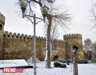Bəyaza bürünmüş Bakı (FOTO)