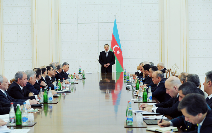 İlham Əliyevin sədrliyi ilə Nazirlər Kabinetinin iclası keçirilib