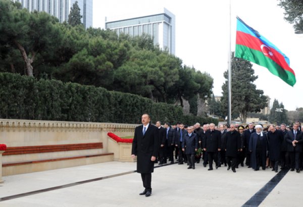 Azərbaycan Prezidenti İlham Əliyev Şəhidlər xiyabanını ziyarət edib