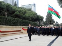 Azərbaycan Prezidenti İlham Əliyev Şəhidlər xiyabanını ziyarət edib