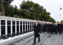 Azərbaycan Prezidenti İlham Əliyev Şəhidlər xiyabanını ziyarət edib