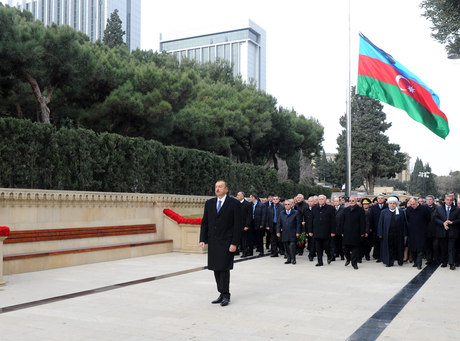 Azərbaycan Prezidenti İlham Əliyev Şəhidlər xiyabanını ziyarət edib
