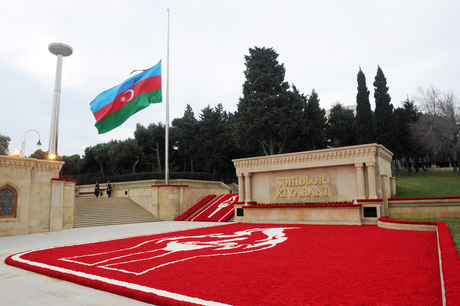 Azərbaycan Prezidenti İlham Əliyev Şəhidlər xiyabanını ziyarət edib