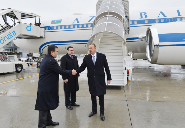 Prezident İlham Əliyev İsveçrəyə işgüzar səfərə gəlib