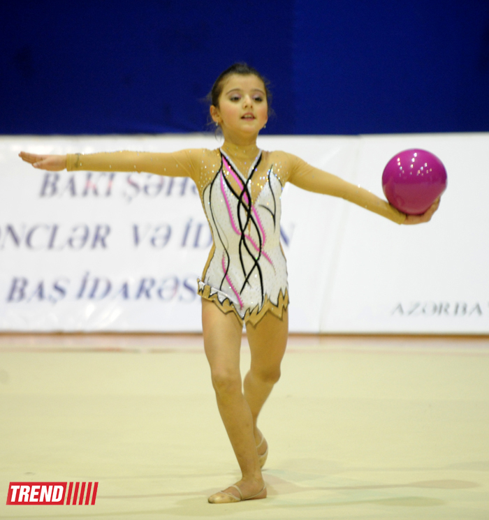 Bədii gimnastika üzrə XX Bakı birinciliyinin ilk qalibləri müəyyənləşib (FOTO)