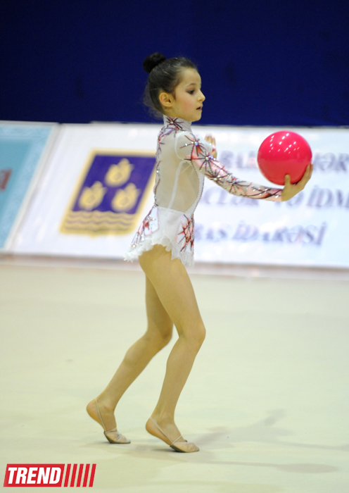 Bədii gimnastika üzrə XX Bakı birinciliyinin ilk qalibləri müəyyənləşib (FOTO)